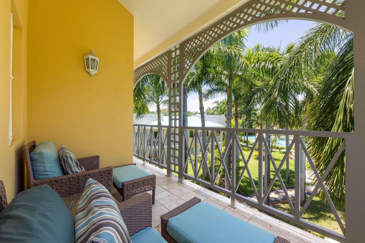 Royal-Hideaway-Playacar-All-Inclusive-Room-96