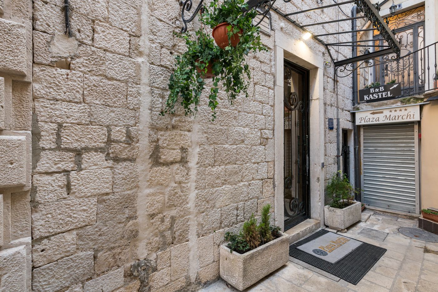 Plaza-Marchi-Old-Town---Quaint---Elegant-Hotels-General-view-2