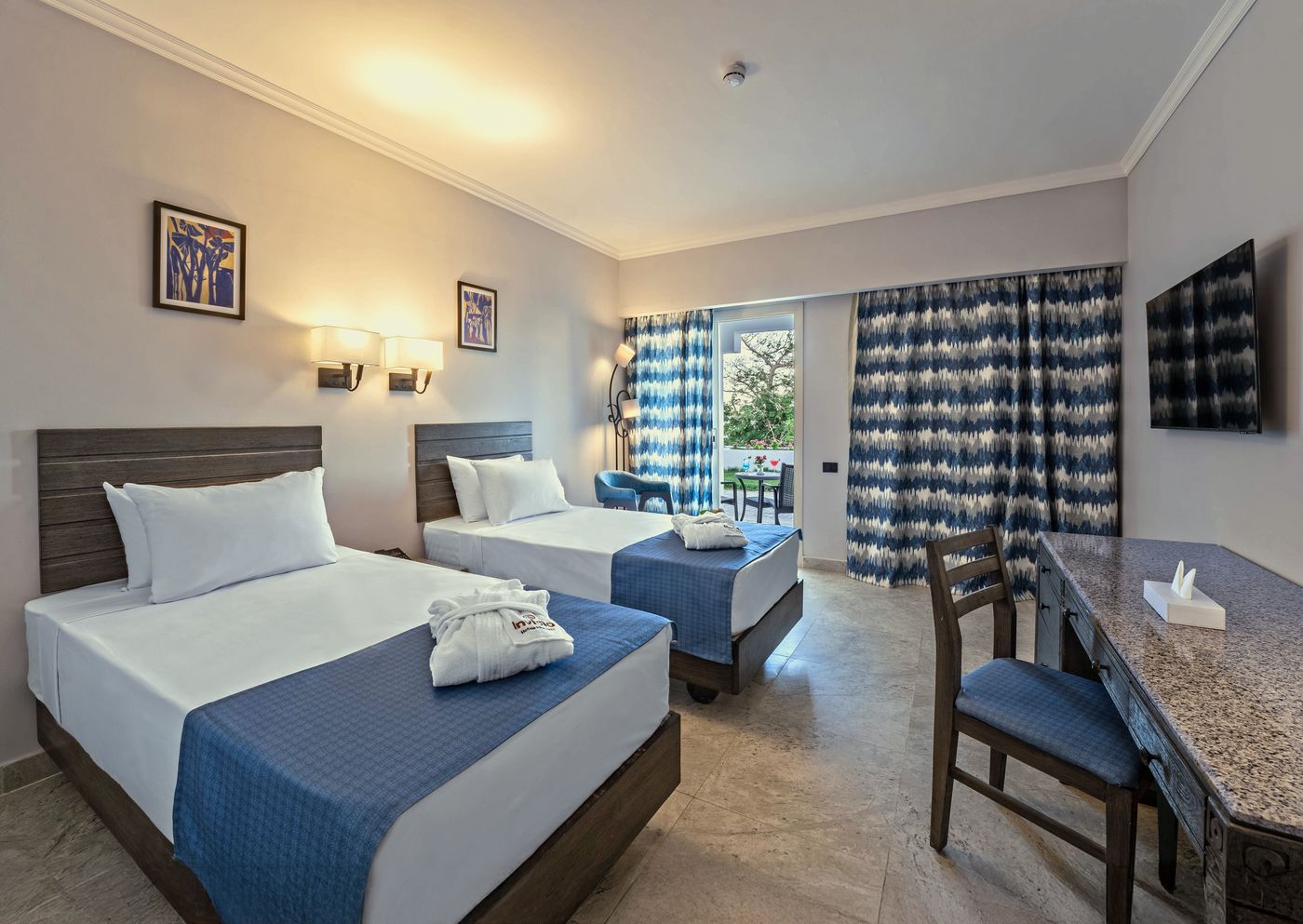 Invidia Coral Beach Tiran 28.10