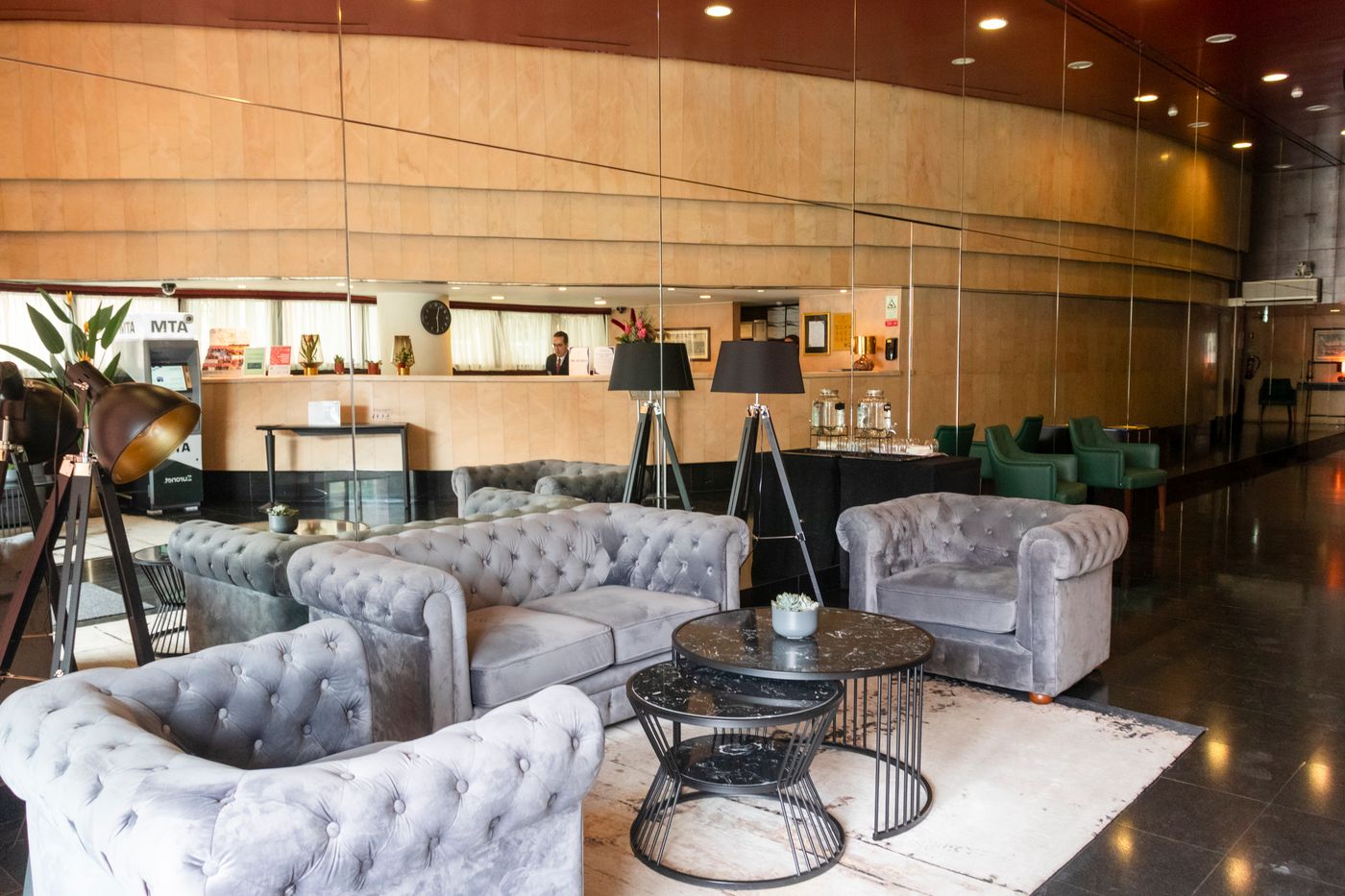 VIP-Executive-Suites-Eden-Lobby-13