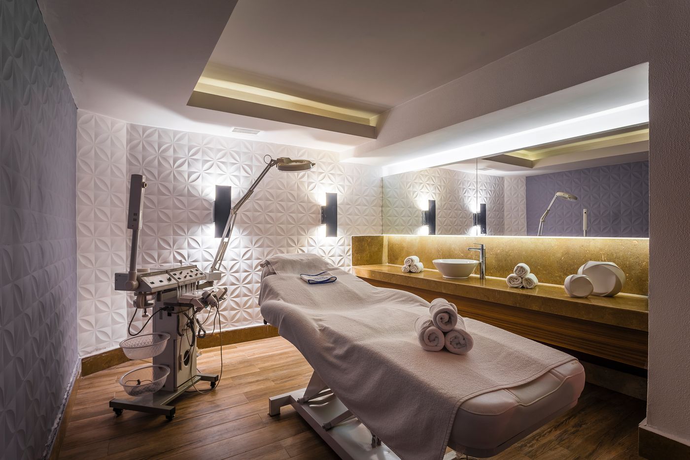 Side-Su-Hotel-Sports-and-Entertainment-43