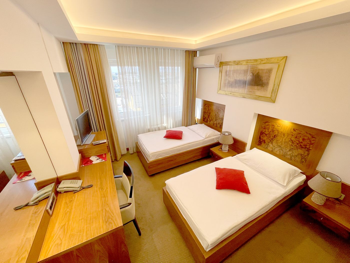 Exclusive-Bosnia & Herzegovina-SARAJEVO-Room-8