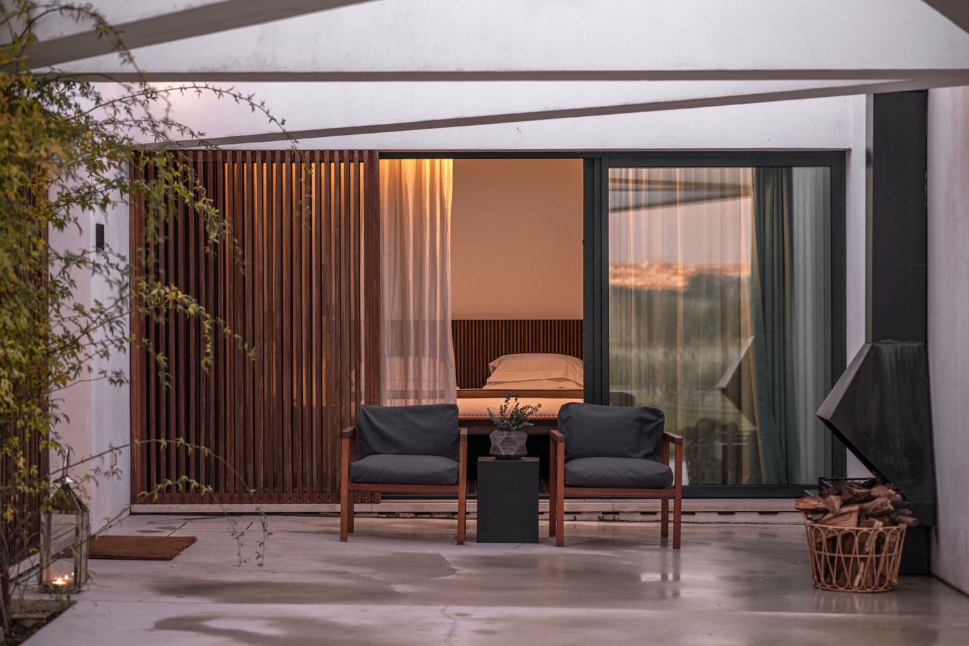 L-AND-Vineyards-Room-5