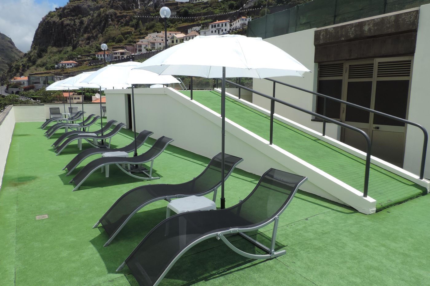 Cheerfulway-Bravamar-Hotel-Pool-8