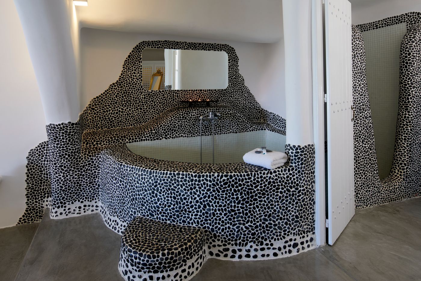 Suites-of-the-Gods-Cave-Spa-Room-53