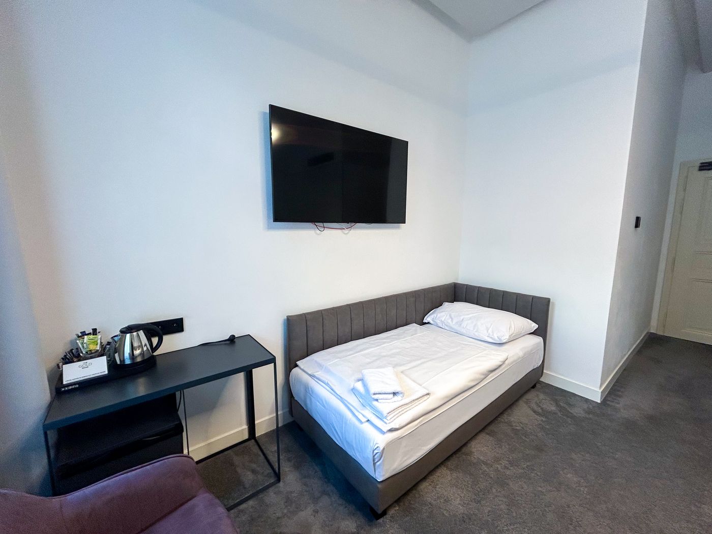 The-Gold-Bank-Room-15