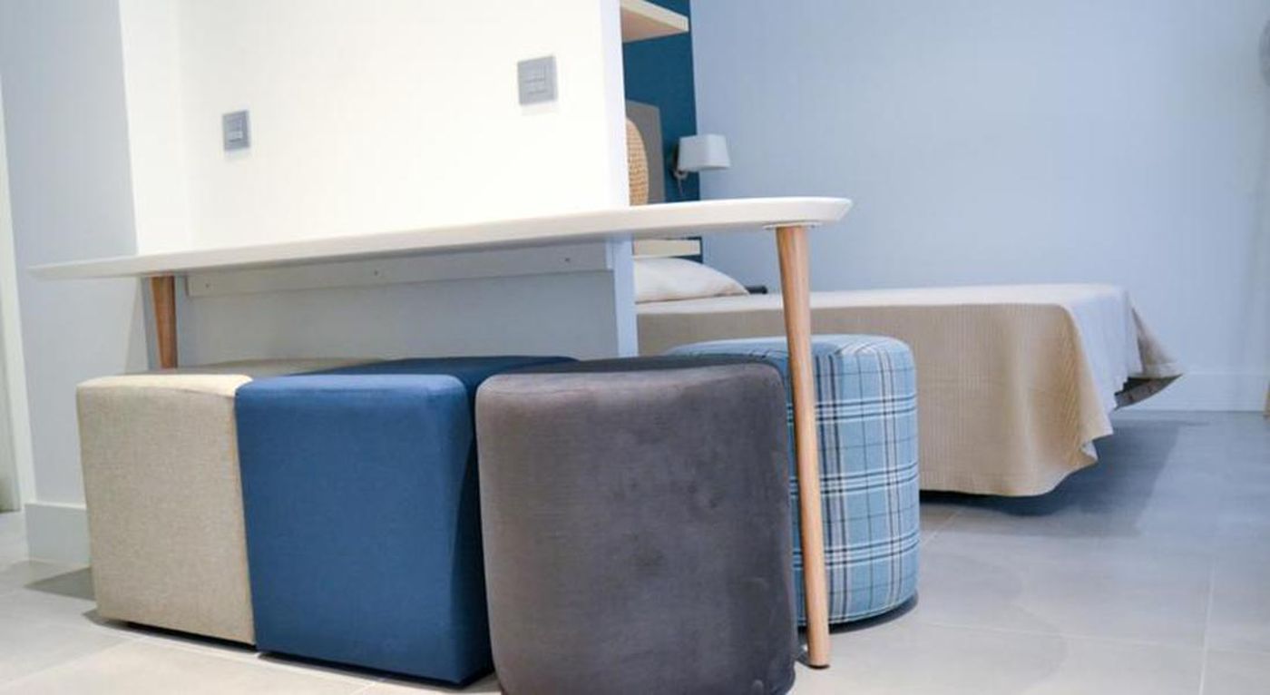 Debambu Larios-Spain-MALAGA-Room-4