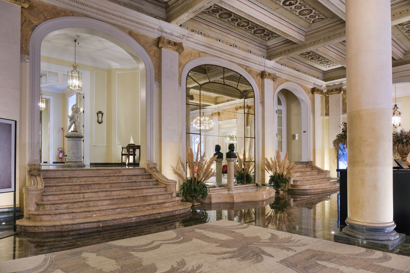 Grand-Hotel-et-des-Palmes-Lobby-56