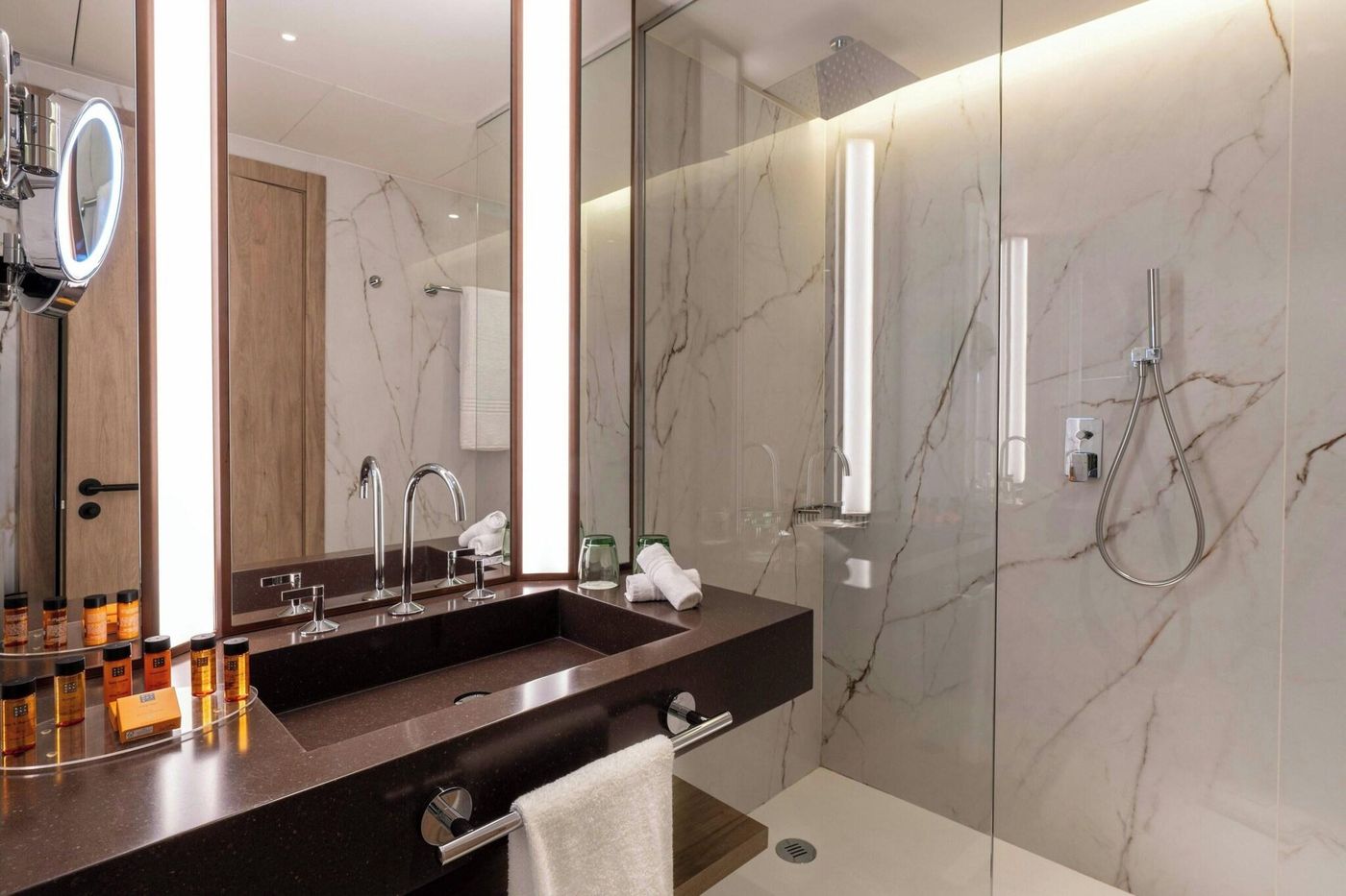 Courtyard-Madrid-Princesa-Room-49