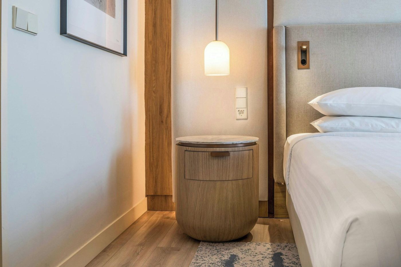 Courtyard-Madrid-Princesa-Room-45