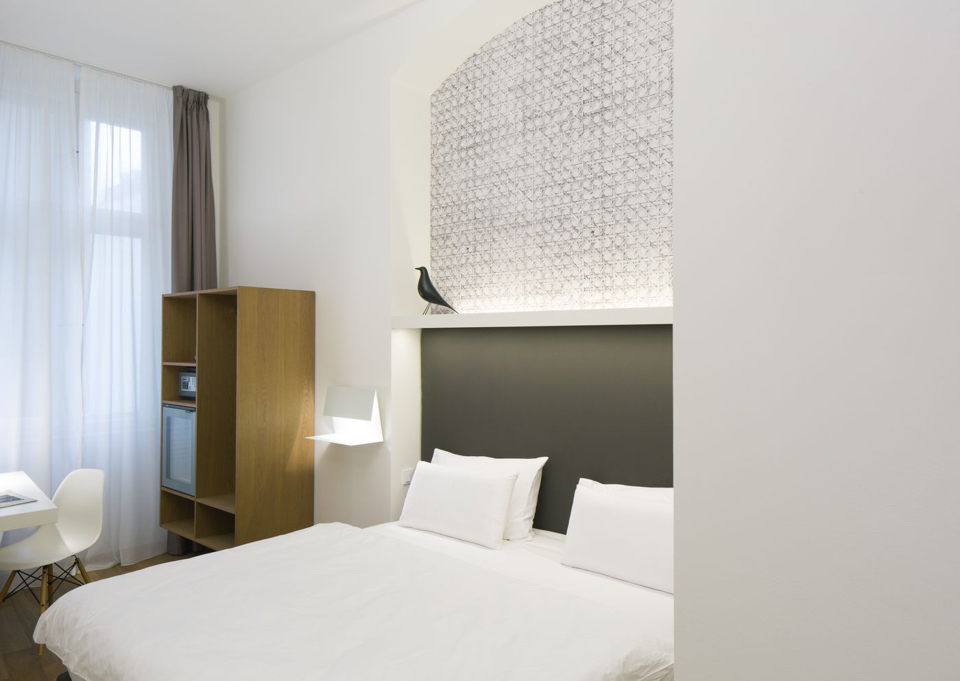 Golden-Crown-Room-24