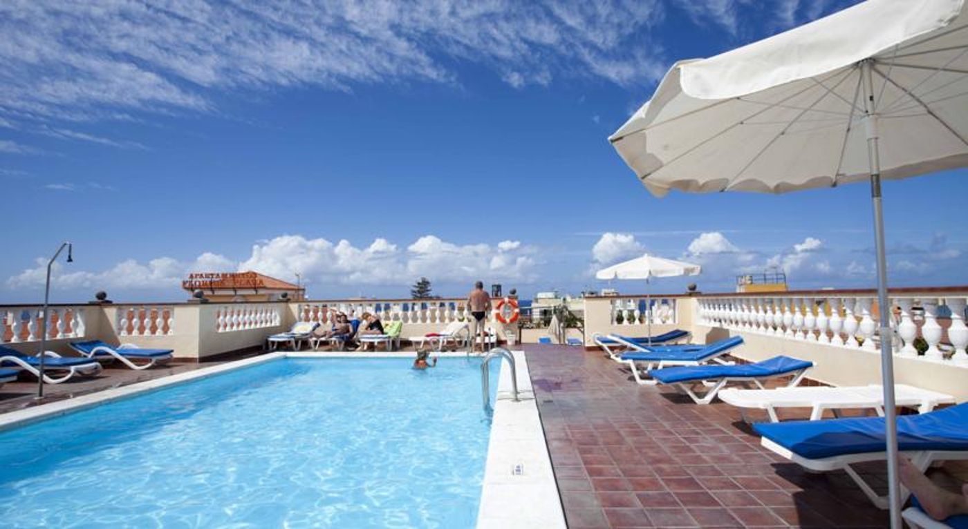 Be-Smart-Florida-Plaza-Pool-2