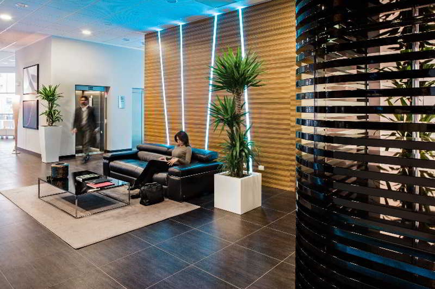 Hotel-Degli-Arcimboldi-Lobby-8