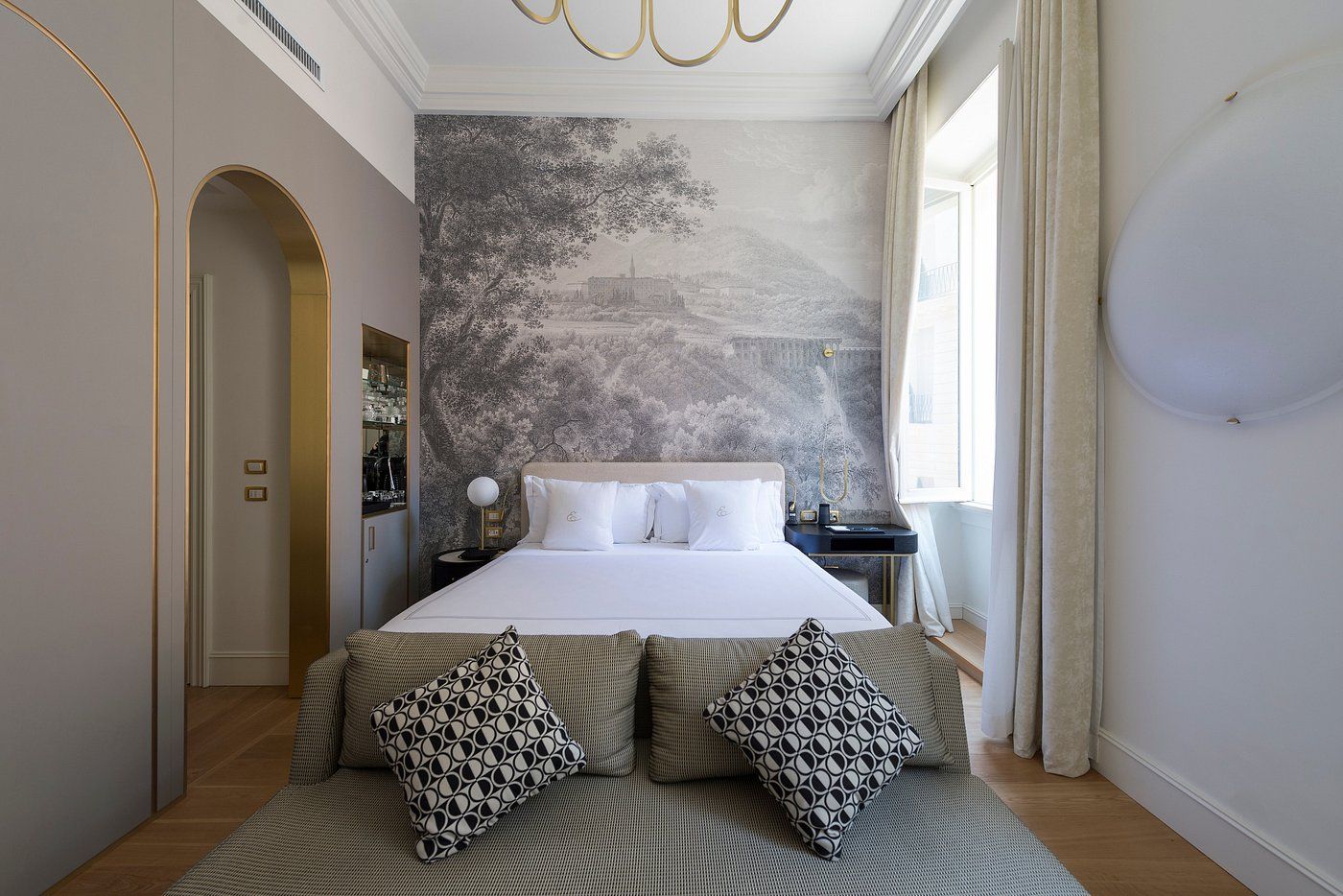 Elizabeth-Unique-Hotel-Room-1