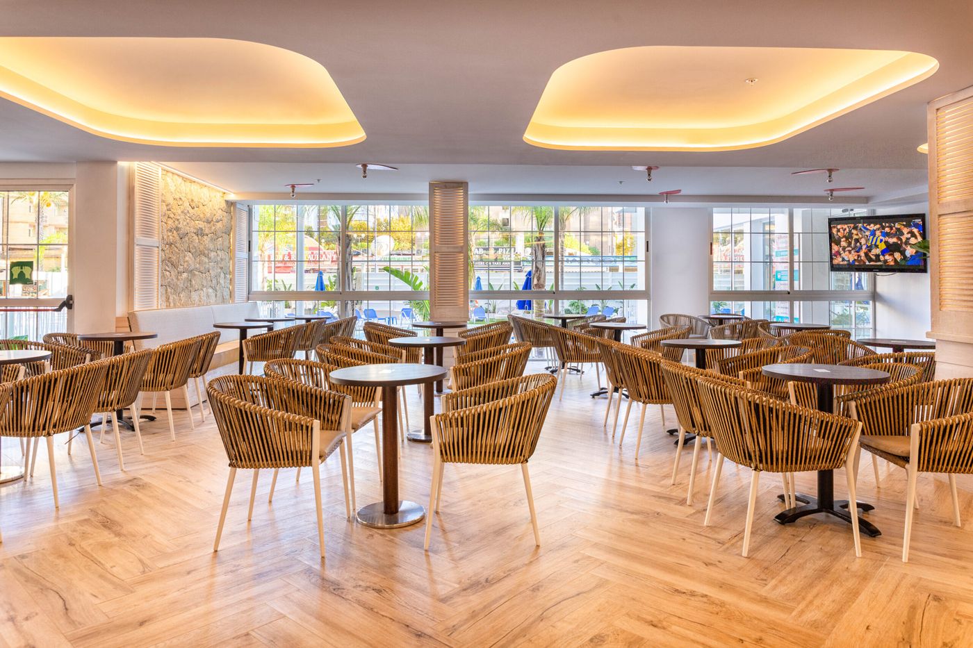 Hotel Ambassador I & II 