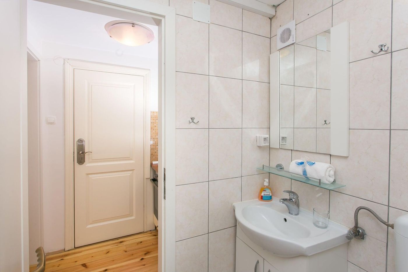 Lumin-Guesthouse-Room-80