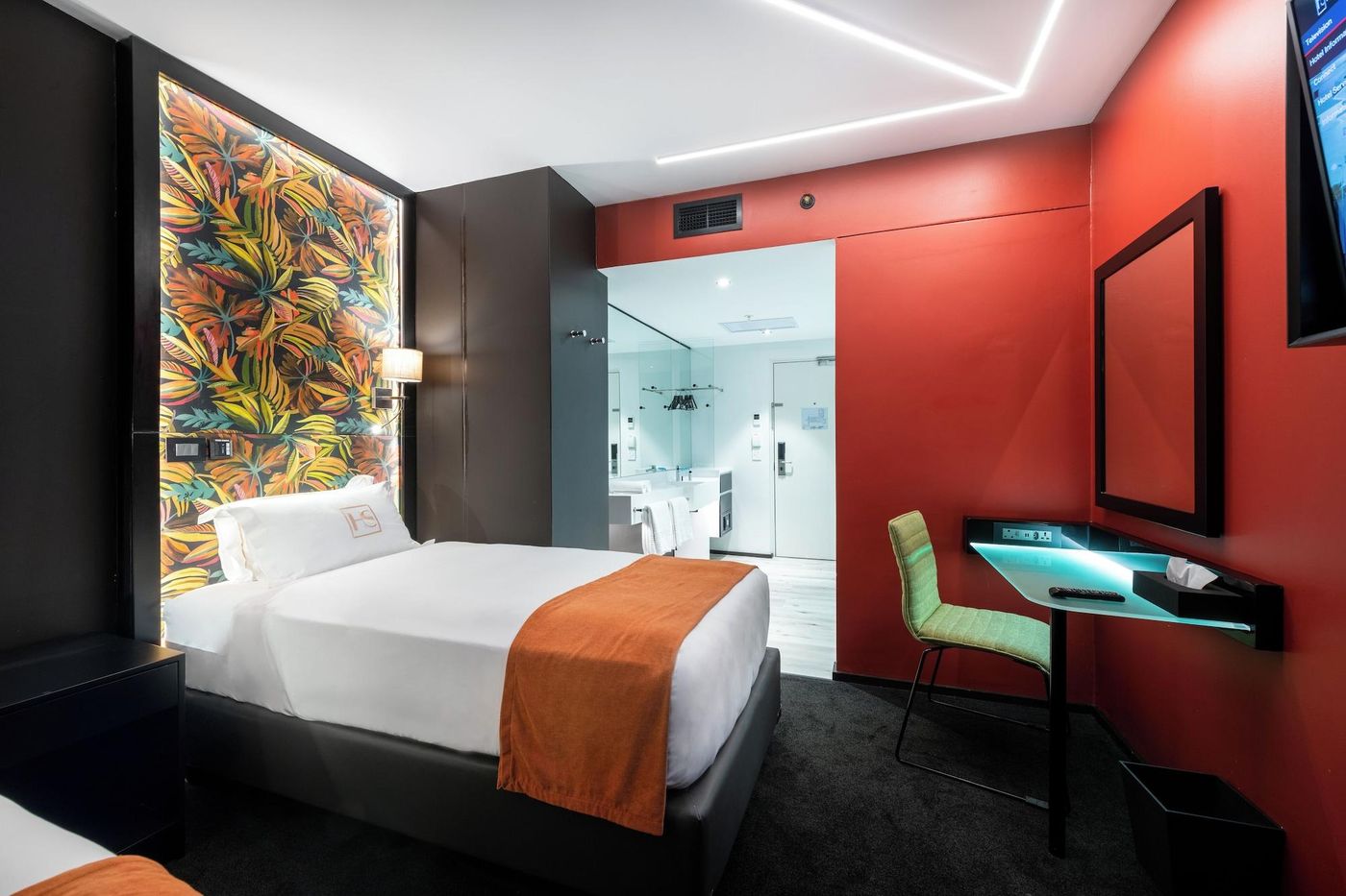 Hotel-Sky-Cape-Town-Room-24