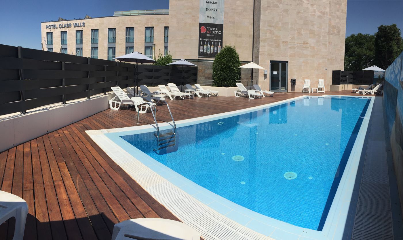 Class-Valls-Pool-1