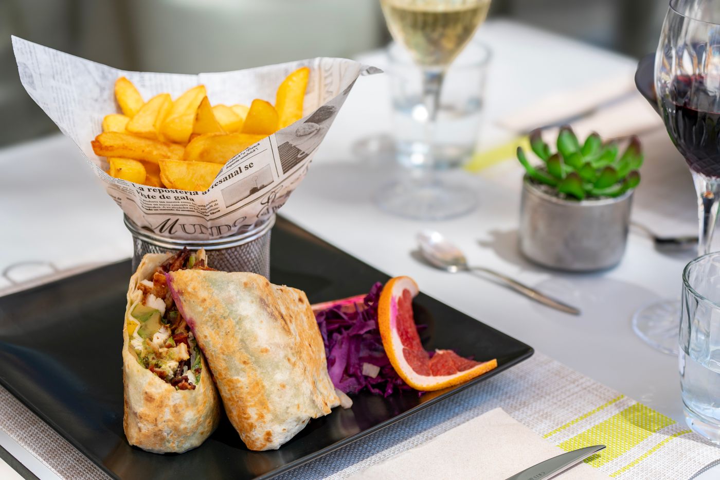 Hotel-LIVVO-Anamar-Suites-Restaurant-38