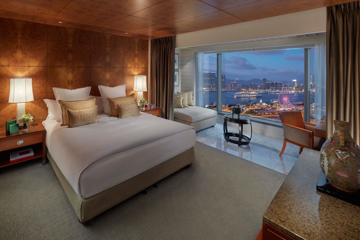 Mandarin-Oriental--Hong-Kong-Room-2