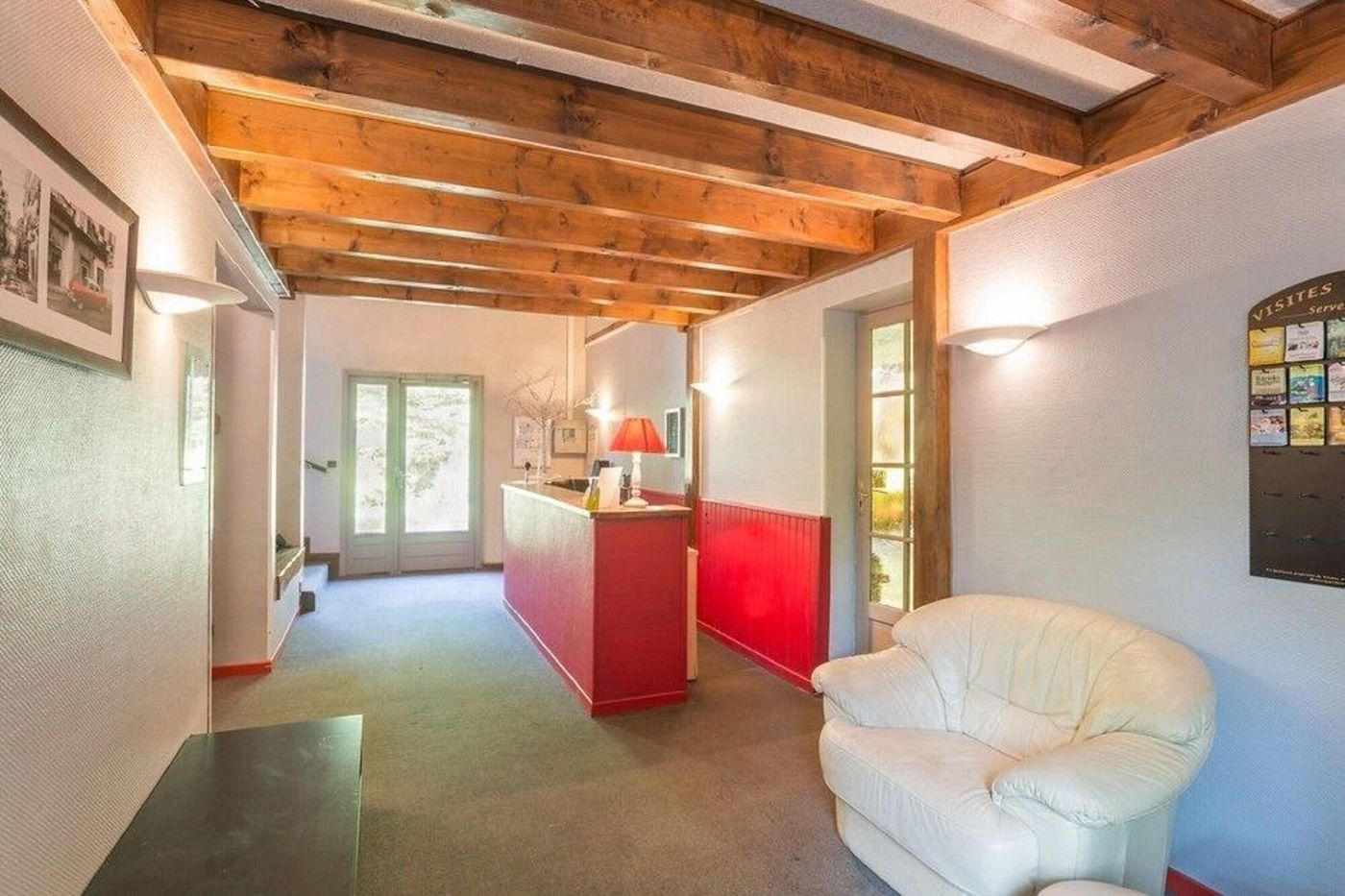 Hôtel La Cascade - France - SAINT-GENIS-LES-OLLIERES - Lobby - 3