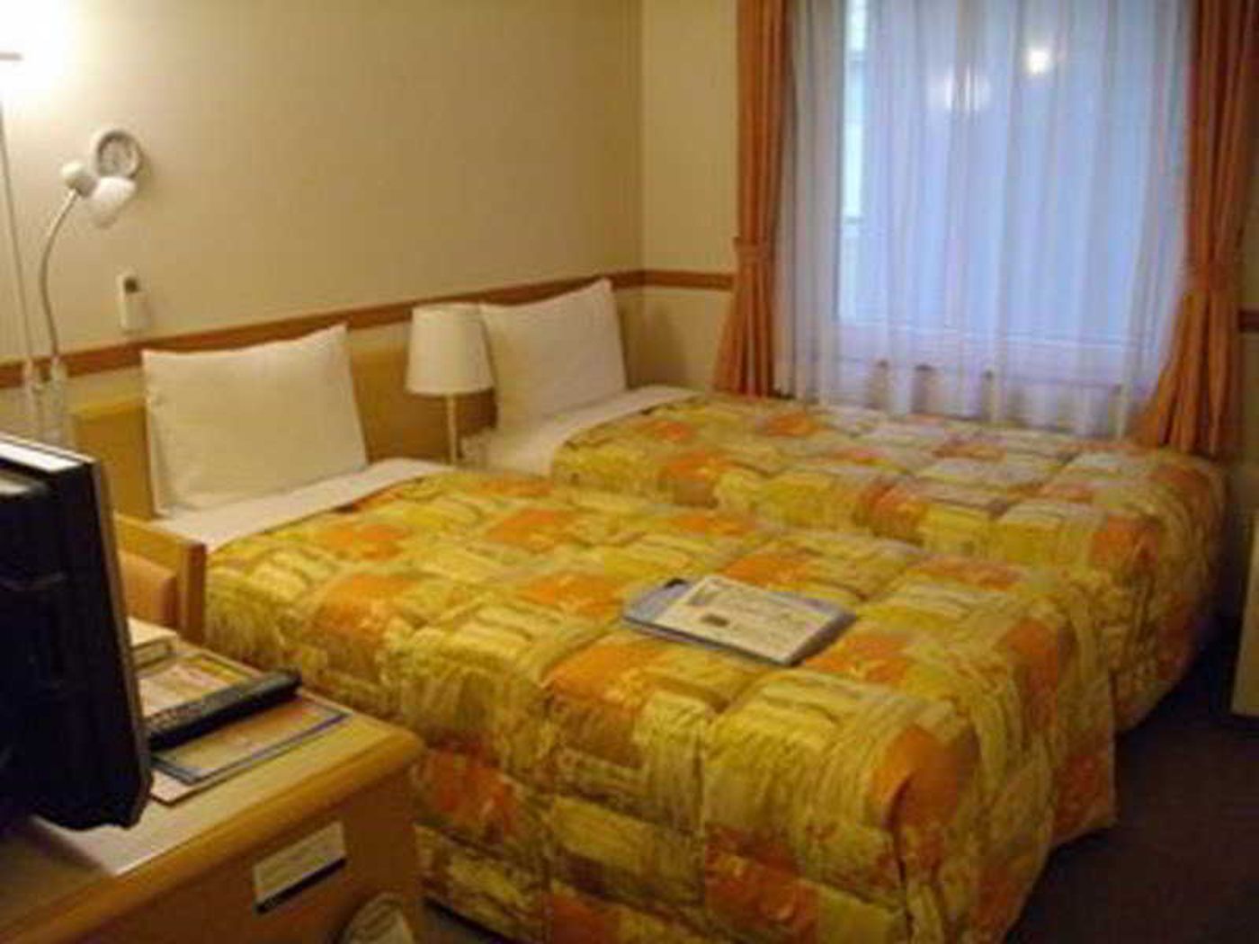 Toyoko Inn Tokyo Nihon-Bashi-Japan-CHUO-KU-Room-10