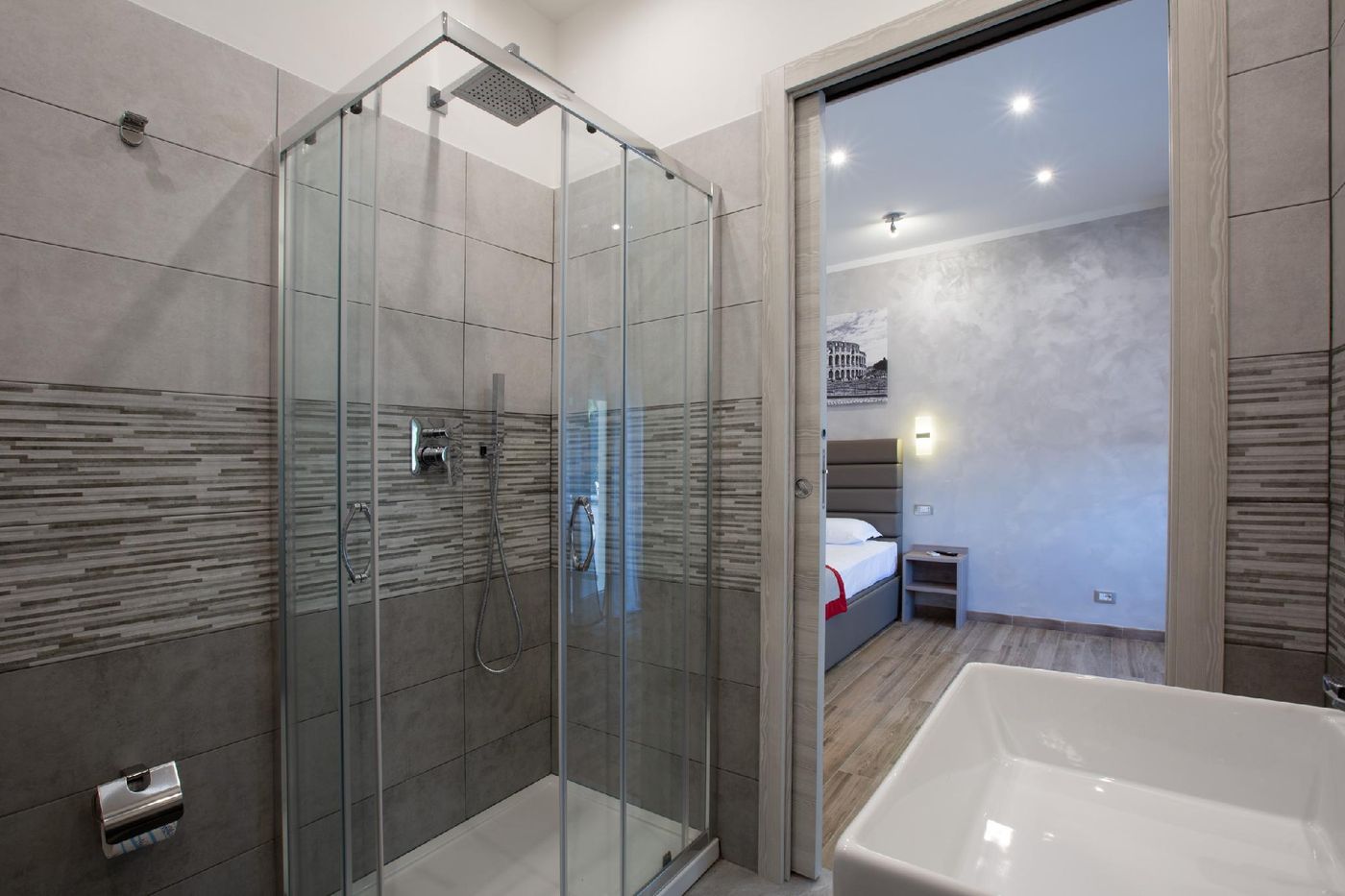 Vatican-City-Relais-Room-40