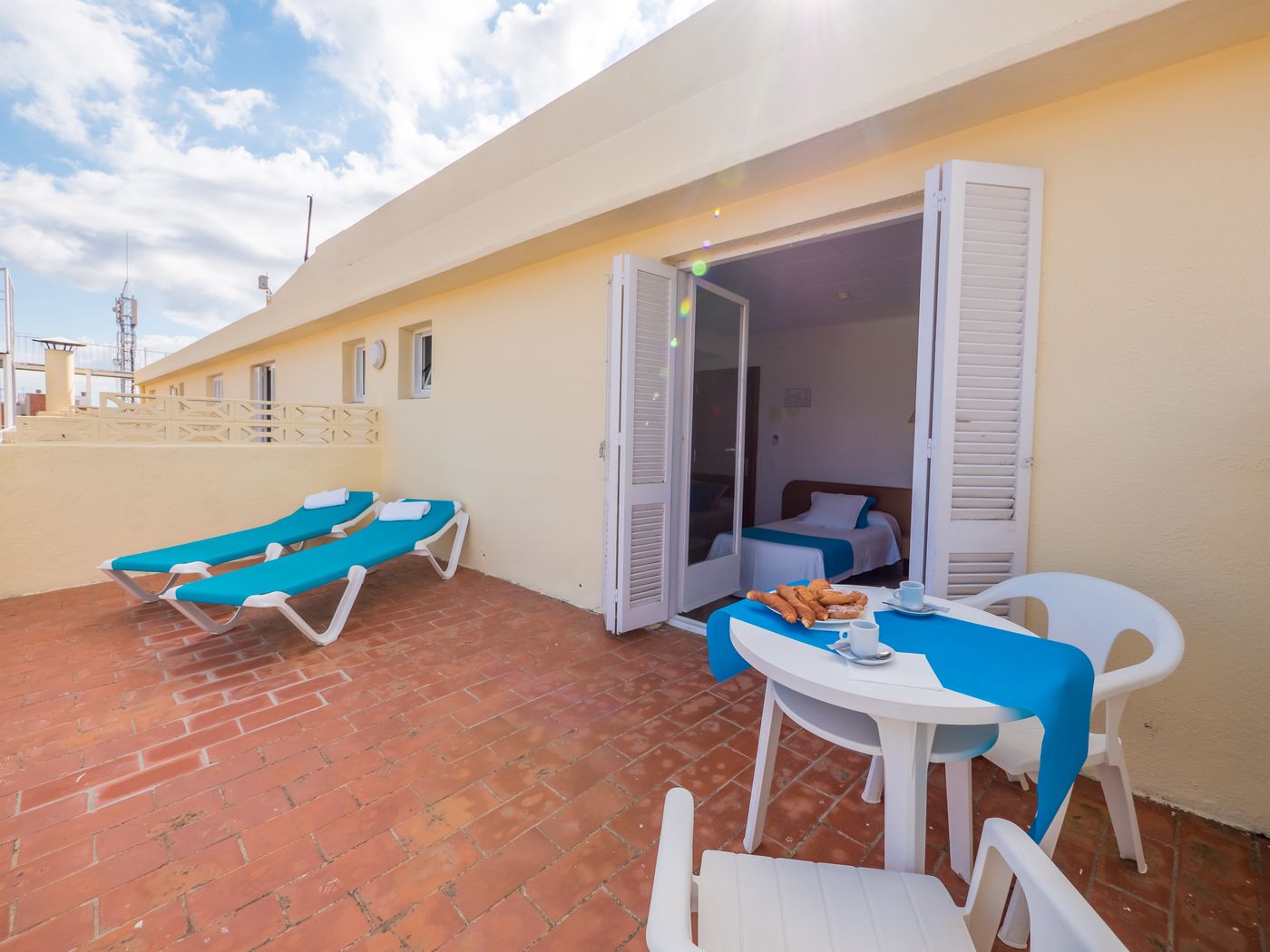 Checkin-Pineda-Room-53