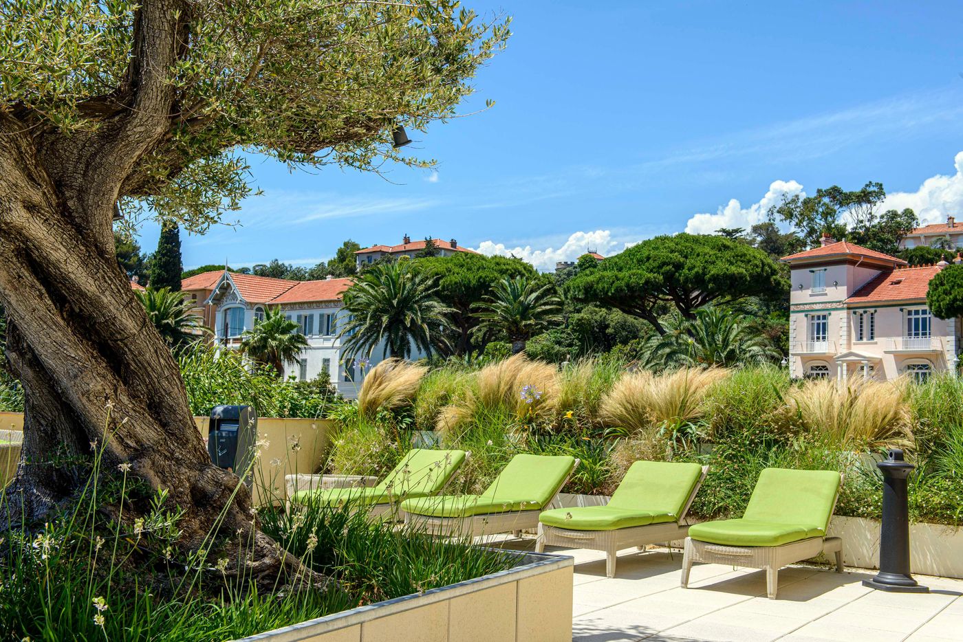 Best-Western-Premier-Montfleuri-General-view-5