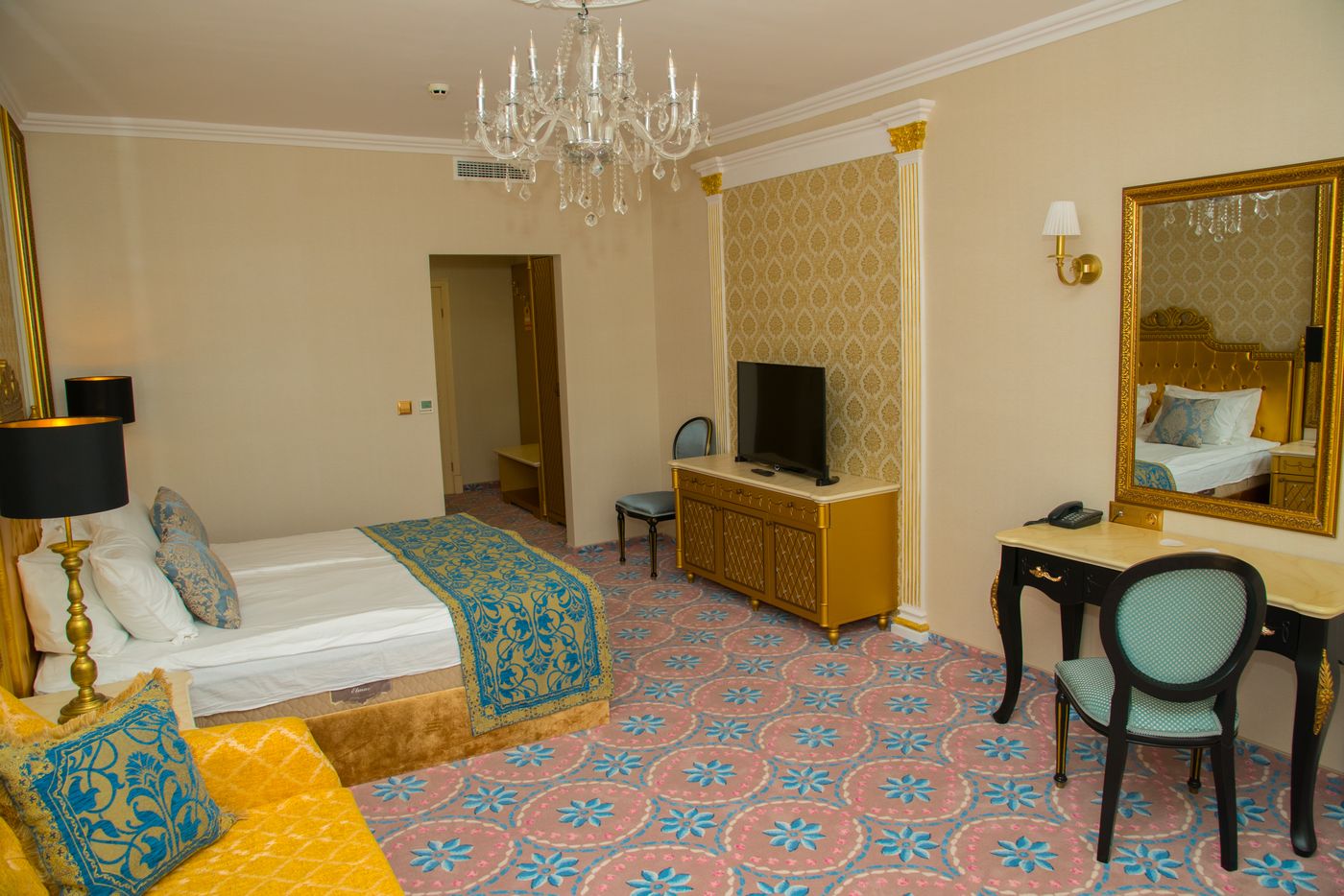 Imperial-Palace-Room-21