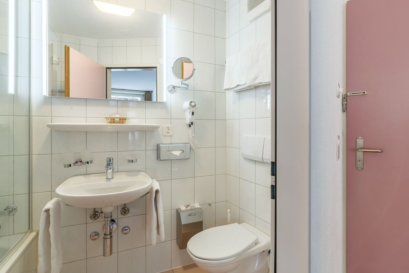 Hotel Drei Konige-Switzerland-LUCERNE-Room-10