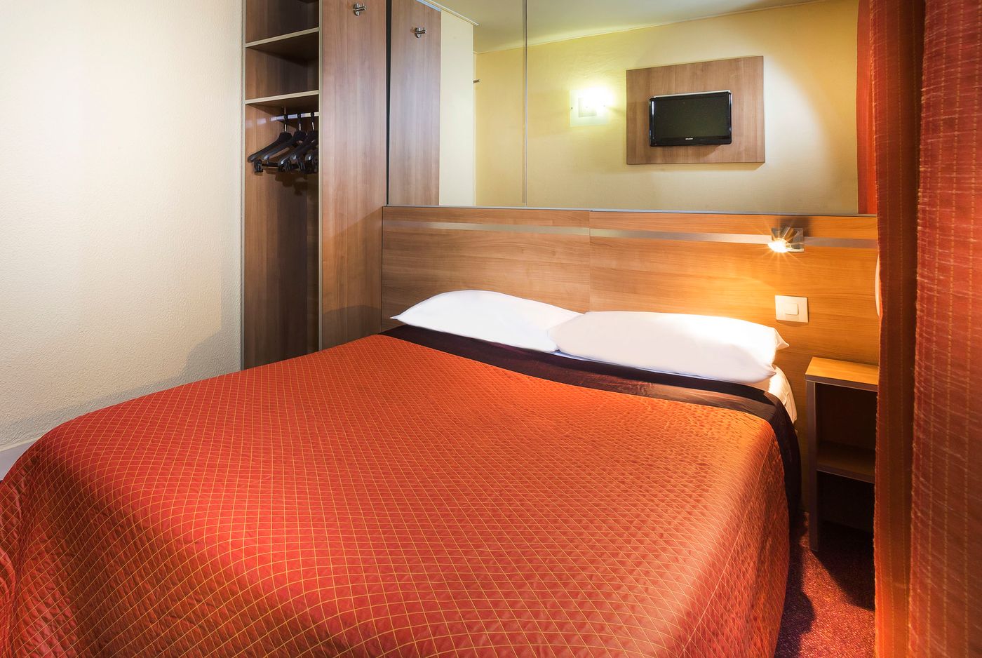 France-Quartier-Latin-Room-7