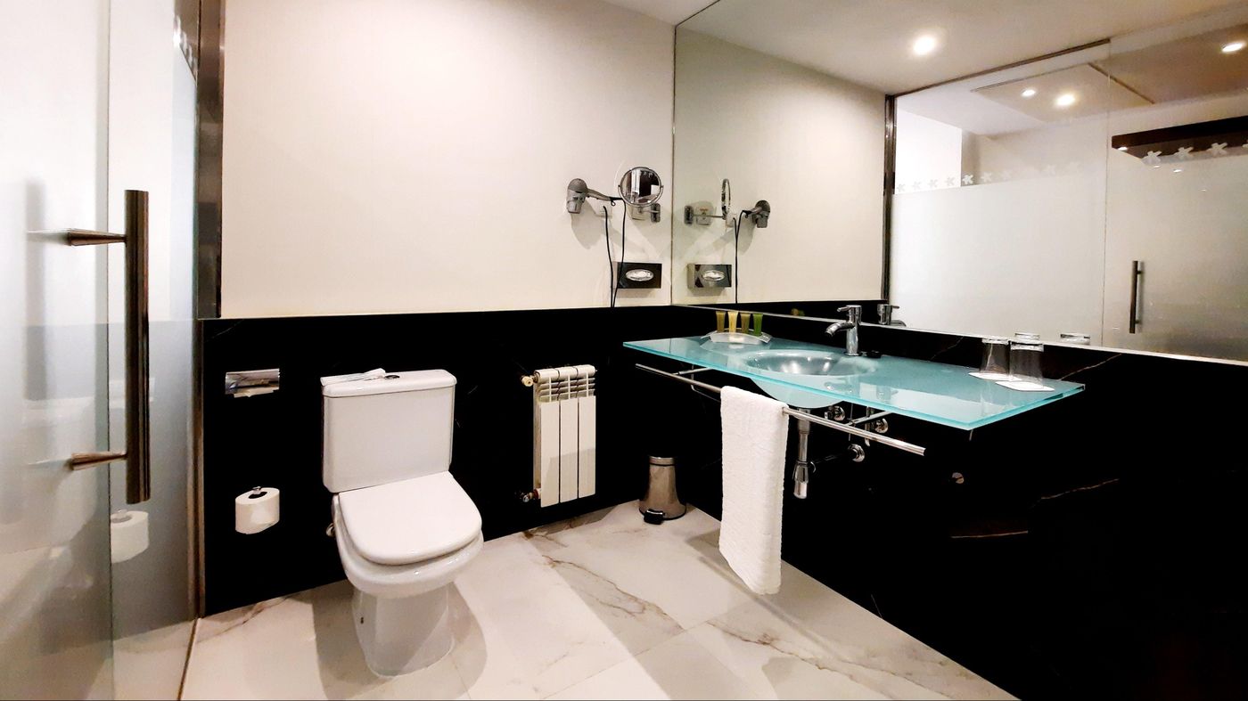 Holiday-Inn-Madrid-Las-Tablas-Room-29