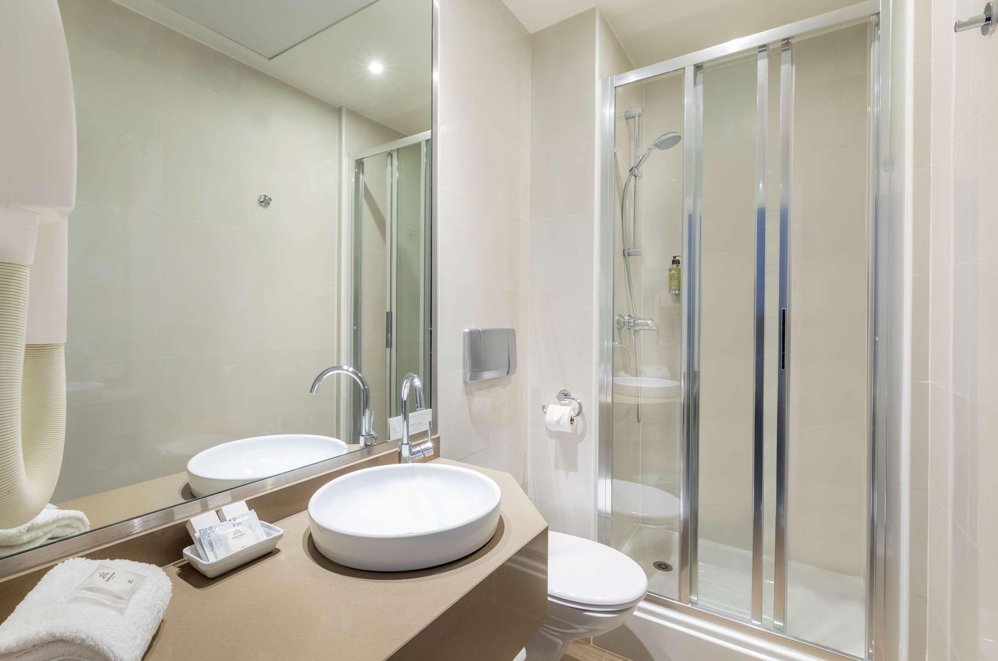 Elysees-Ceramic-Room-42