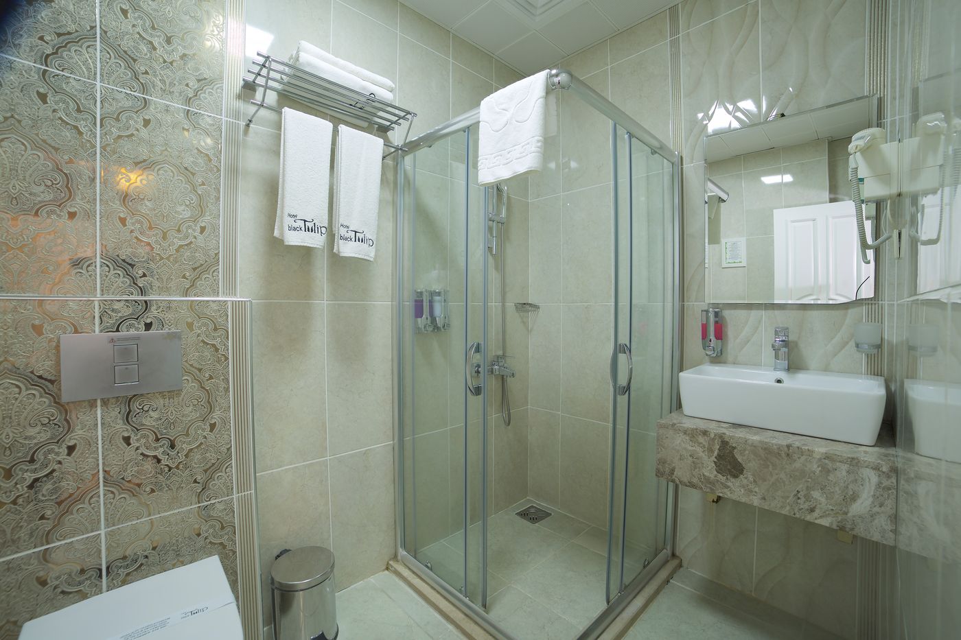 Hotel-Black-Tulip-Room-55