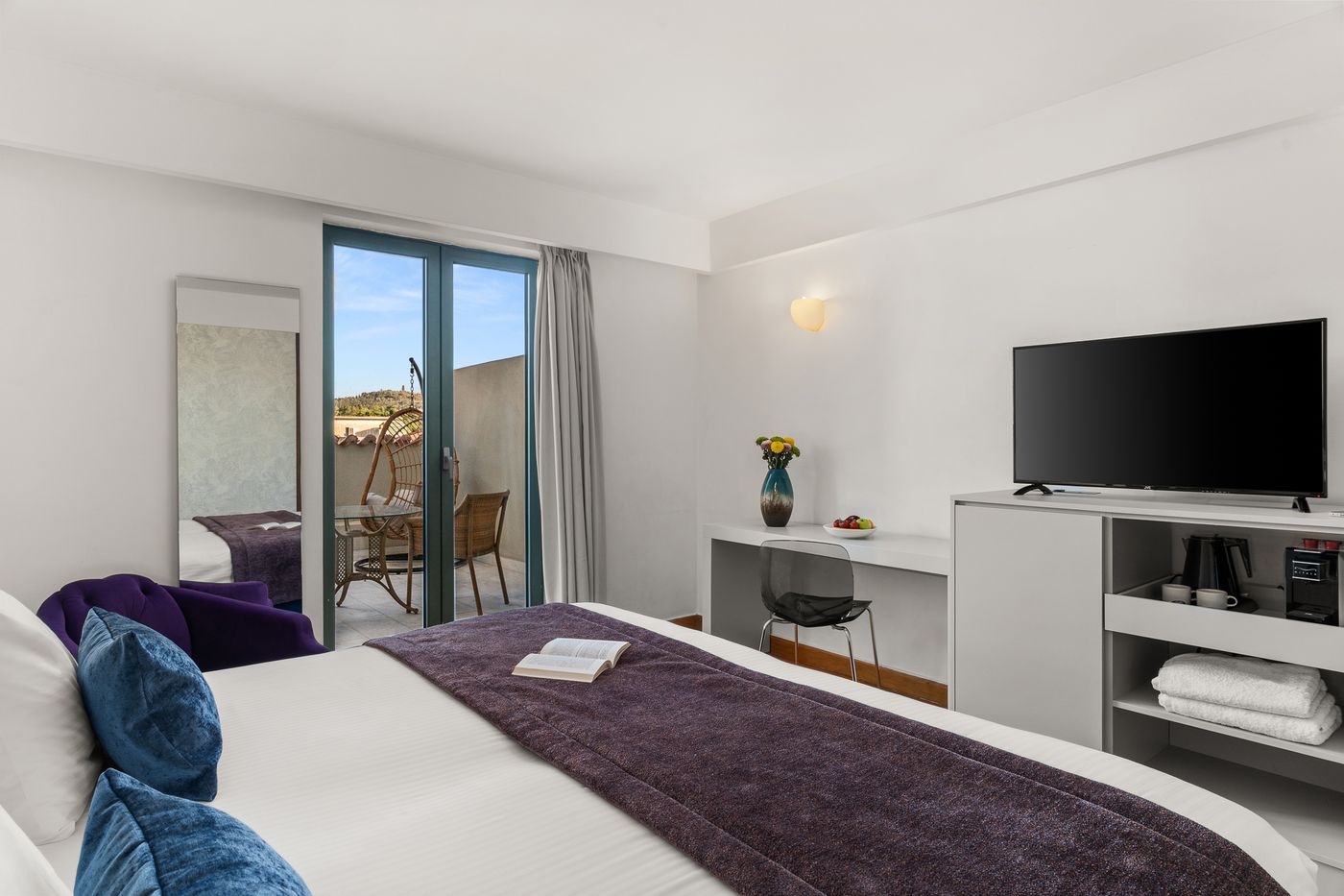 Athenaeum-Eridanus-Luxury-Hotel-Room-23