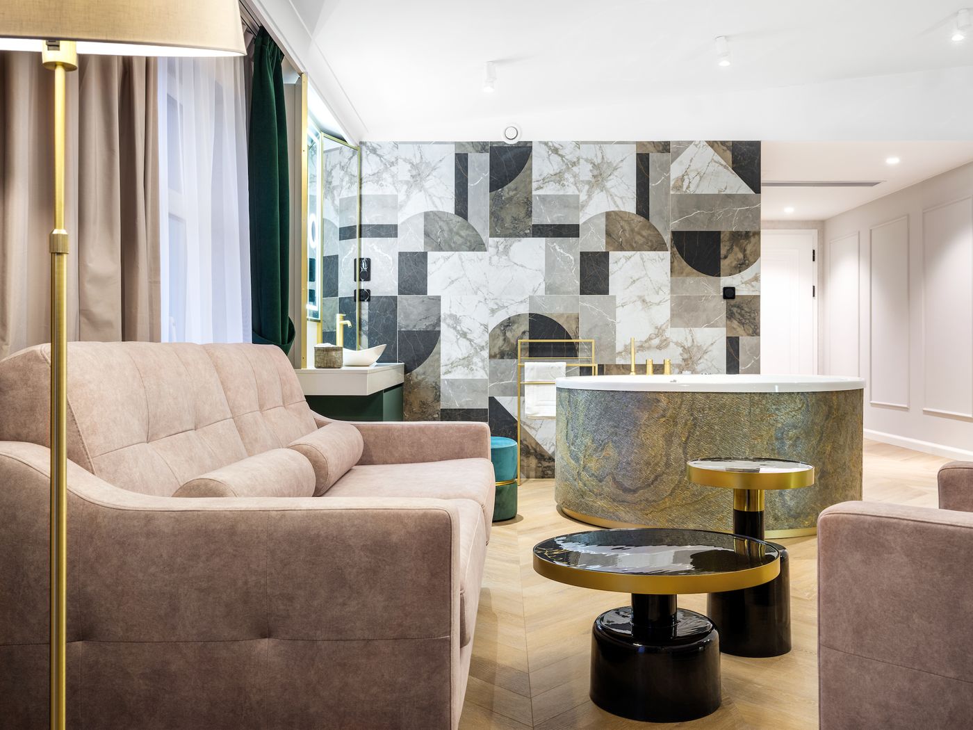 Hotel-Golden-Queen-Room-6