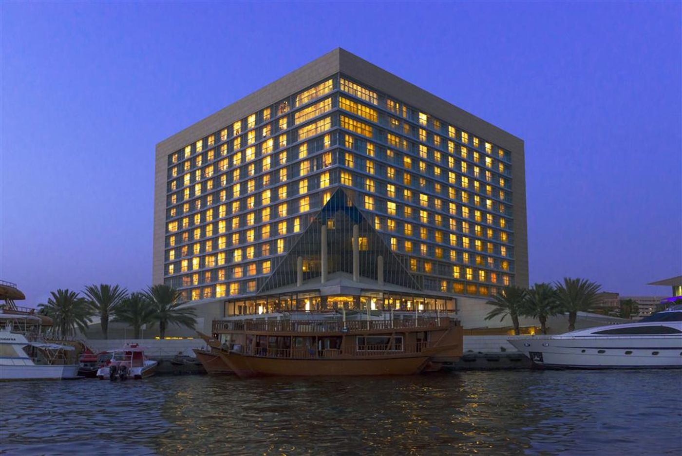 Sheraton-Dubai-Creek-Hotel-and-Towers-General-view-11