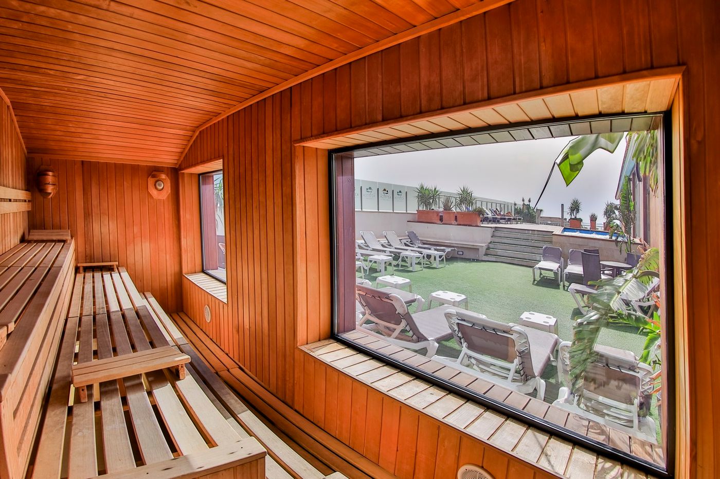 Hotel-525-Sports-and-Entertainment-38