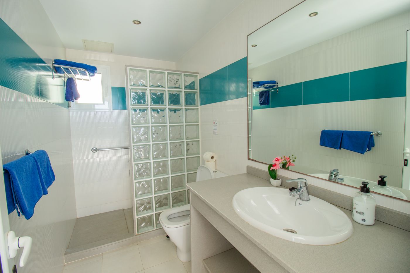 Vista Mar Apartments