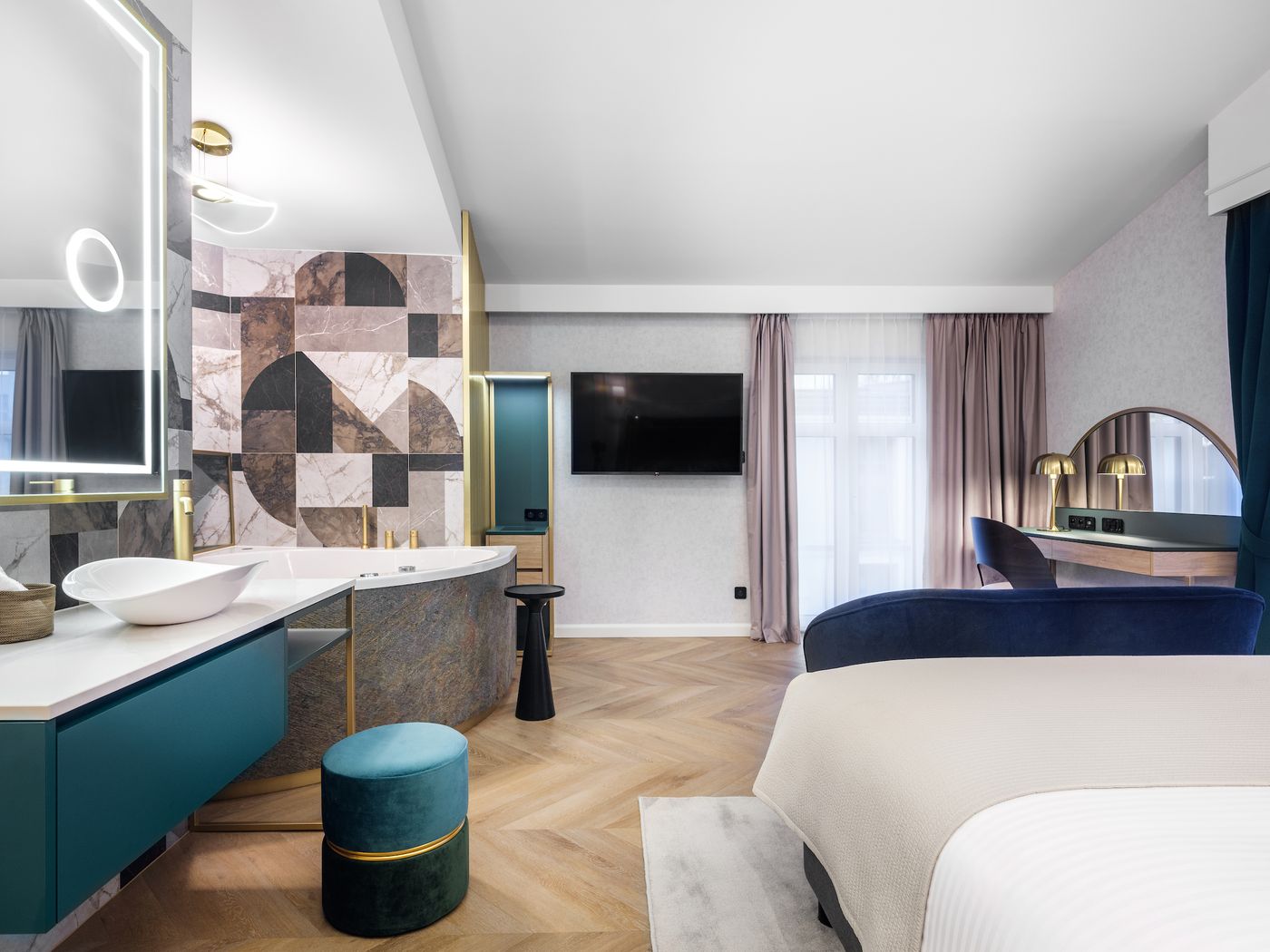 Hotel-Golden-Queen-Room-29