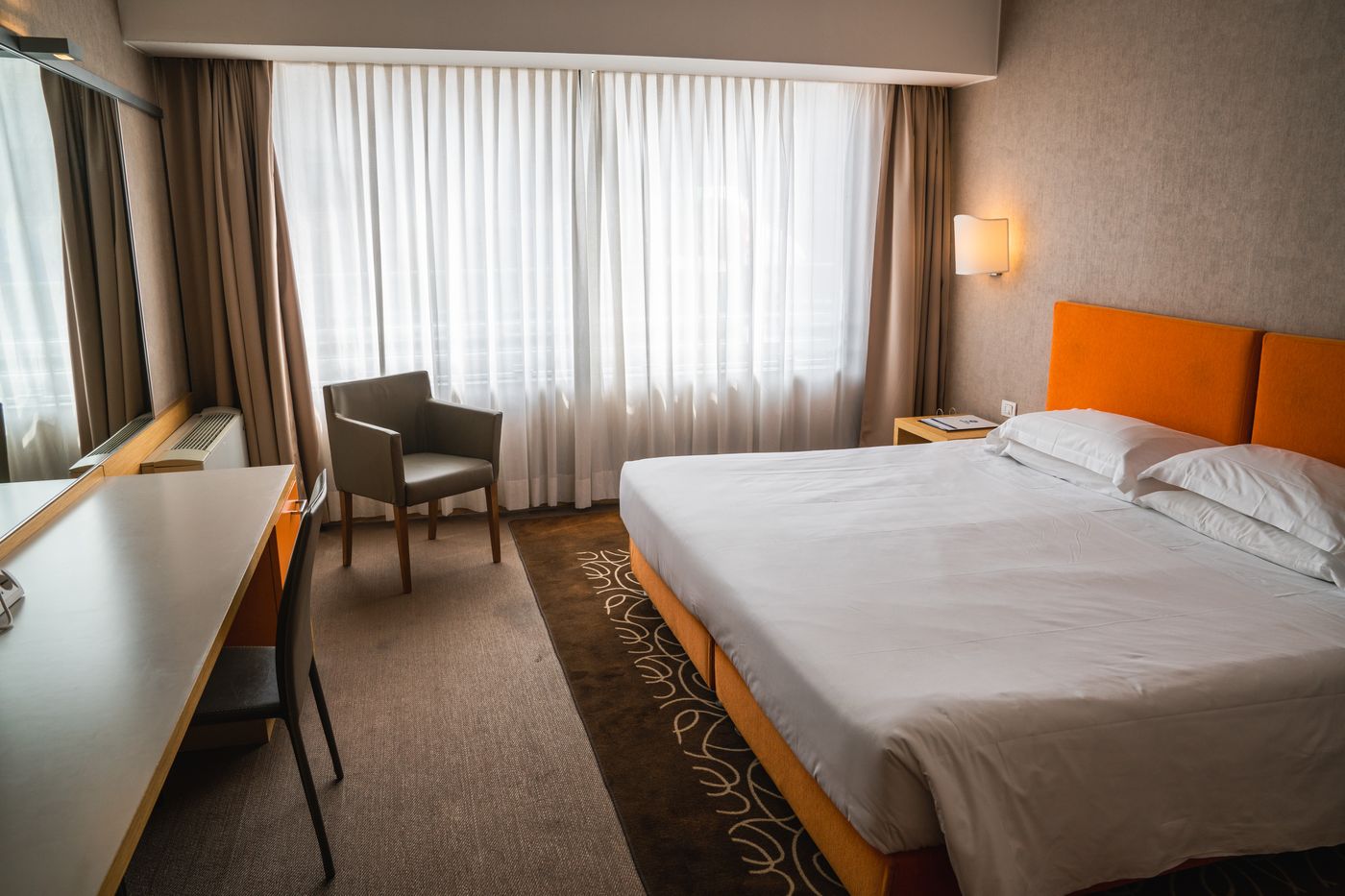 Hotel-Blaise---Francis-Room-5