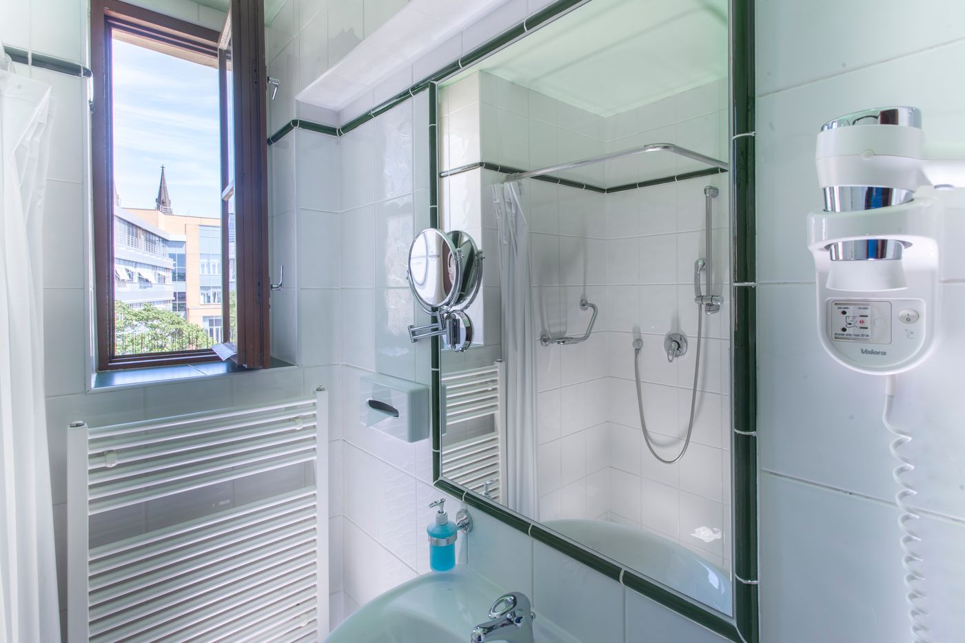 Hotel-Lunik-Room-12