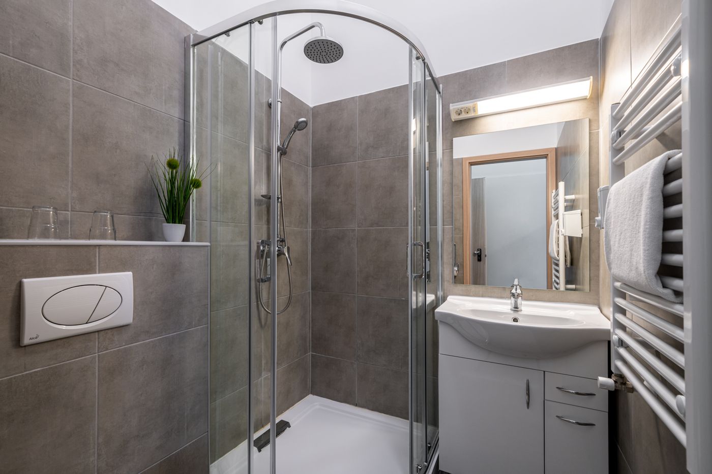 Full-Moon-Budapest-General-view-45