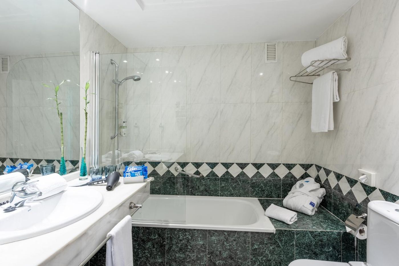 TRYP-Madrid-Chamartin-Hotel-Room-38