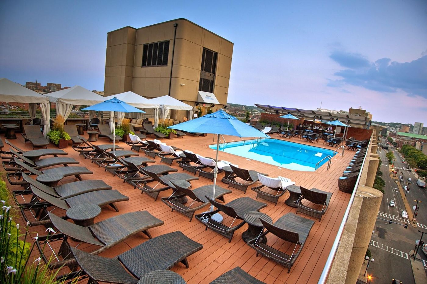 The-Colonnade-Hotel-Pool-2