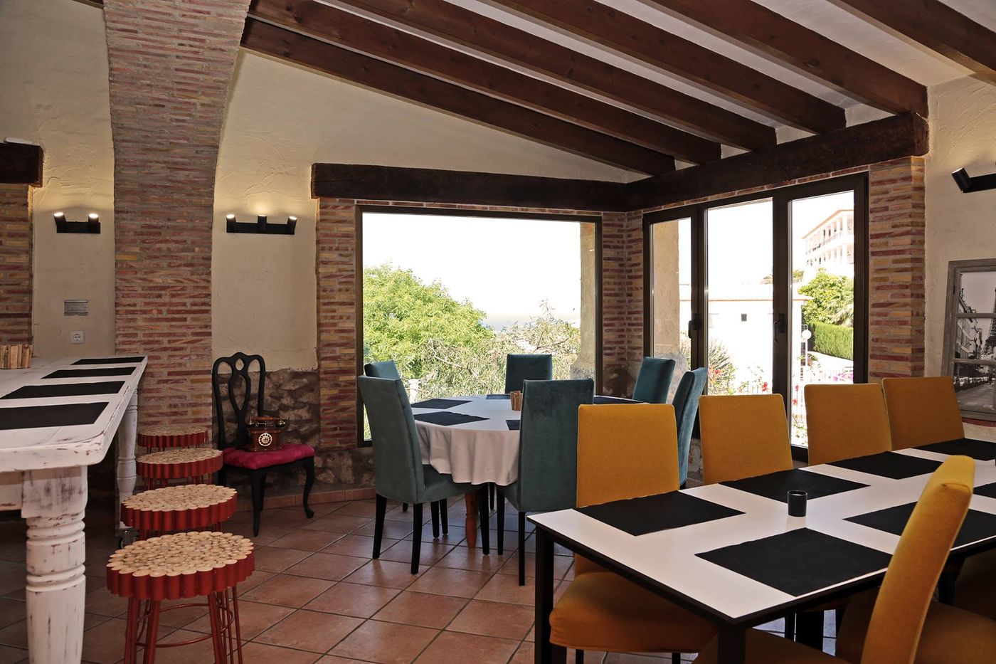 Bellavista-Residential-Restaurant-45