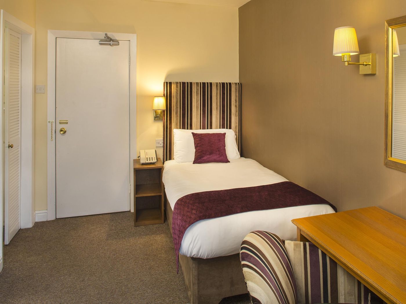 The Hillcrest Hotel-United Kingdom-Widnes-General view-3