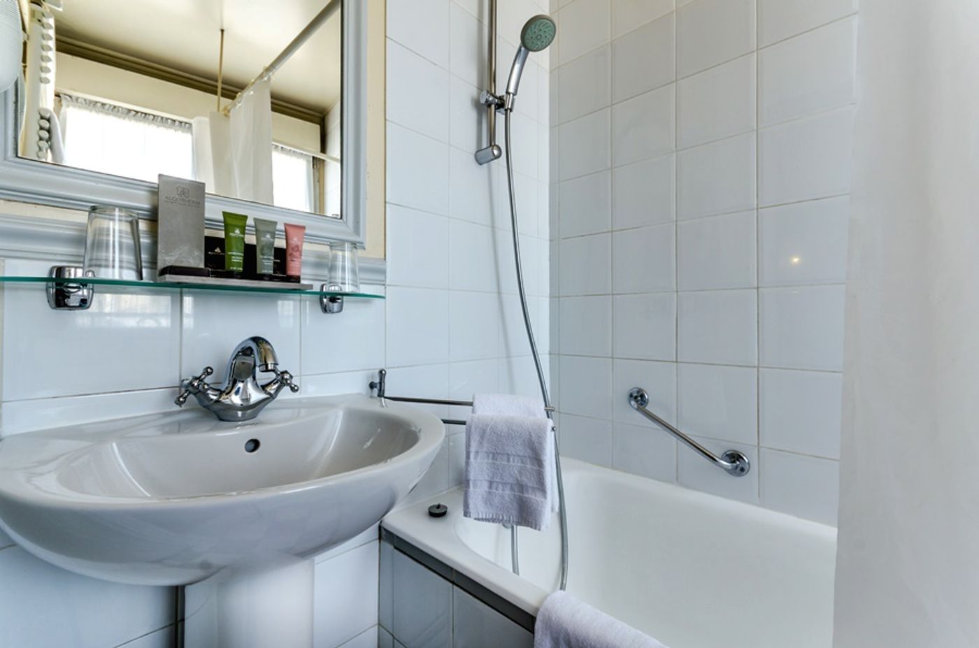 Hotel-Langlois-Room-18