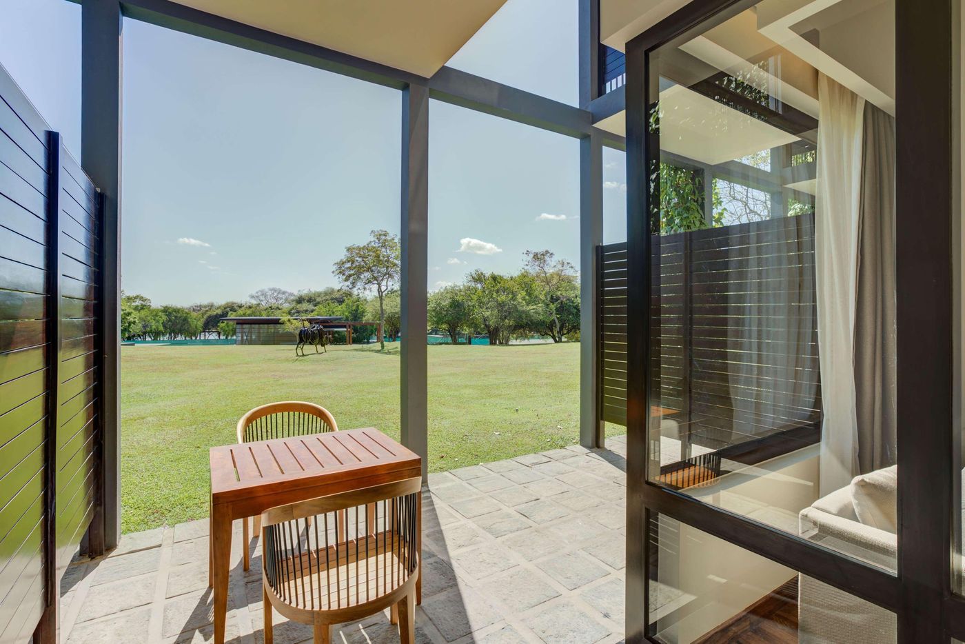 DoubleTree-by-Hilton-Weerawila-Rajawarna-Resort-Room-12